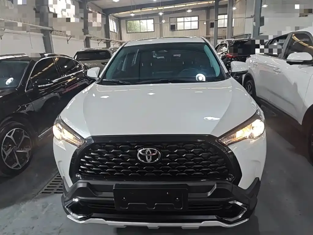 Toyota Corolla Cross — фото 10