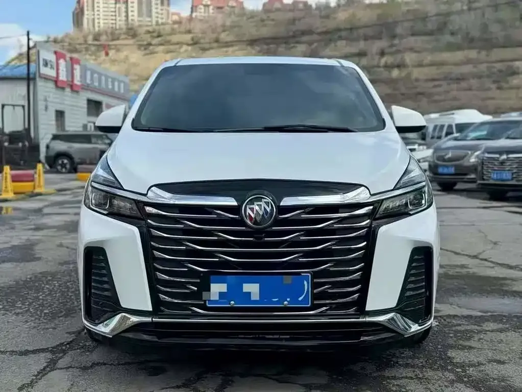 Buick GL8 2023 из CN, фото 2