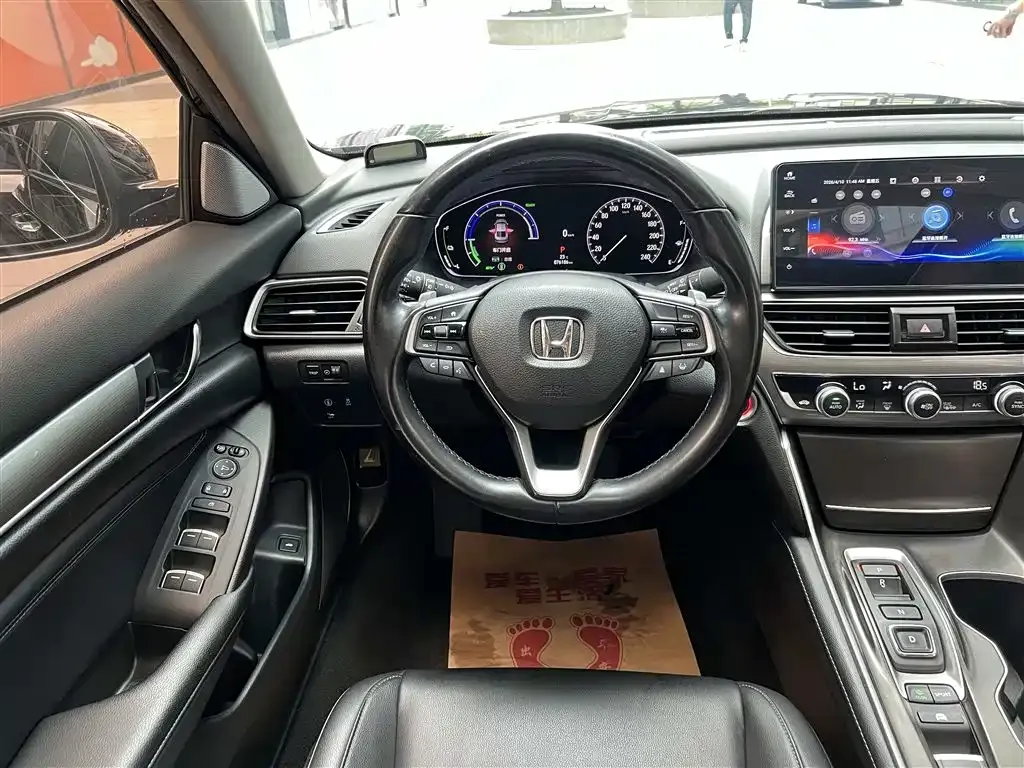 Honda Accord — фото 4