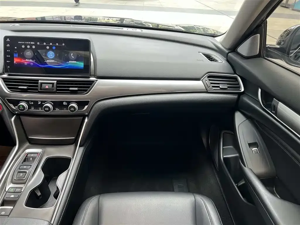 Honda Accord — фото 7