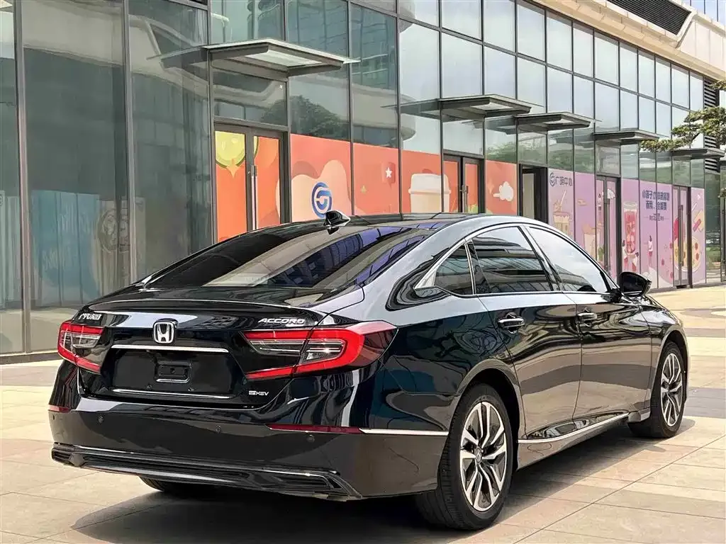 Honda Accord — фото 10