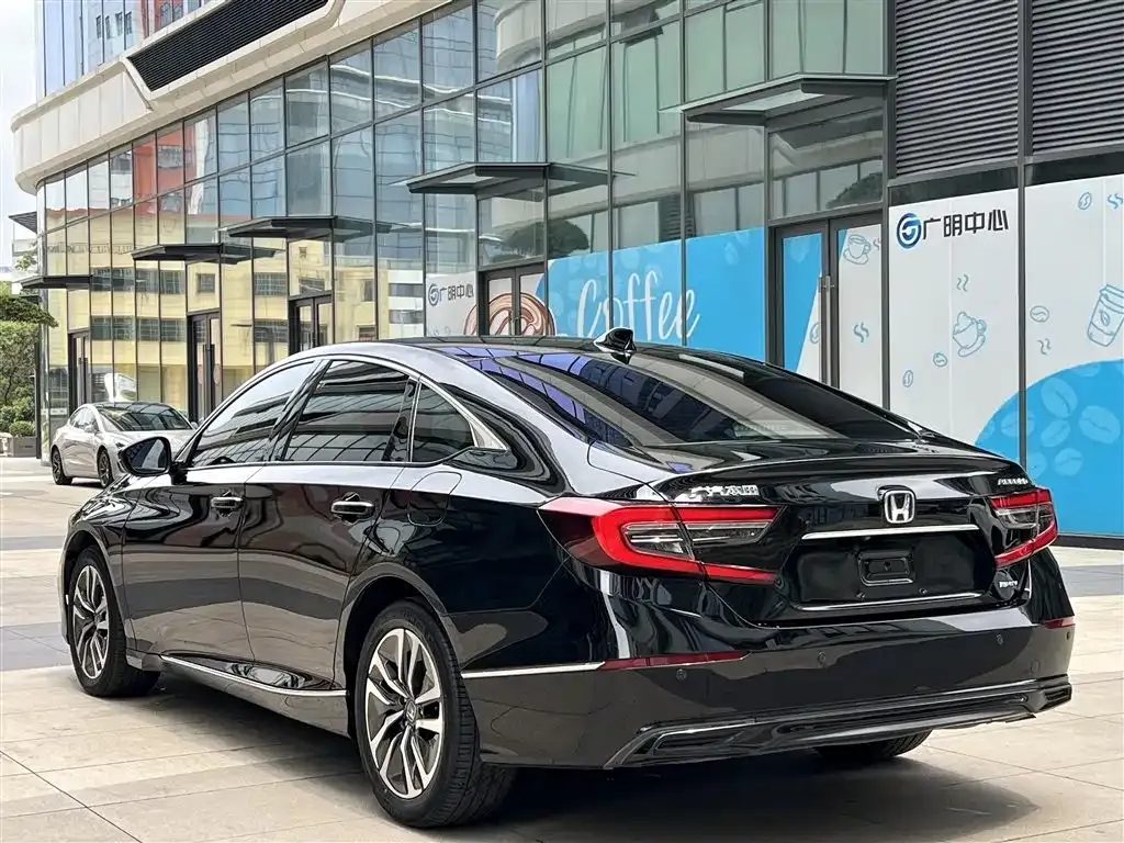 Honda Accord — фото 6