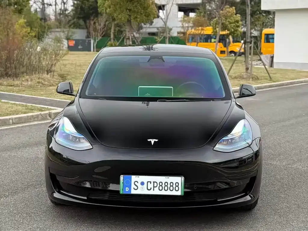 Tesla Model 3 — фото 8