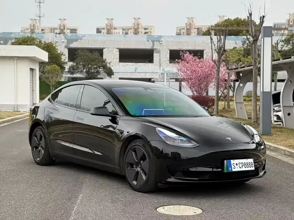 Tesla Model 3 — фото 7