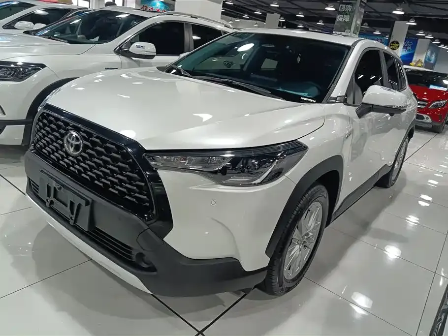 Toyota Corolla Cross — фото 1