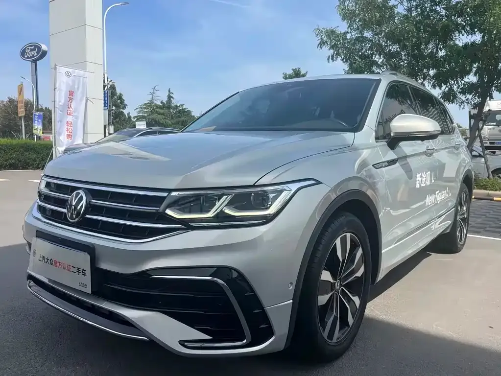 Volkswagen Tiguan L — фото 1