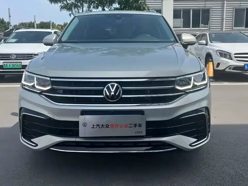 Volkswagen Tiguan L — фото 6