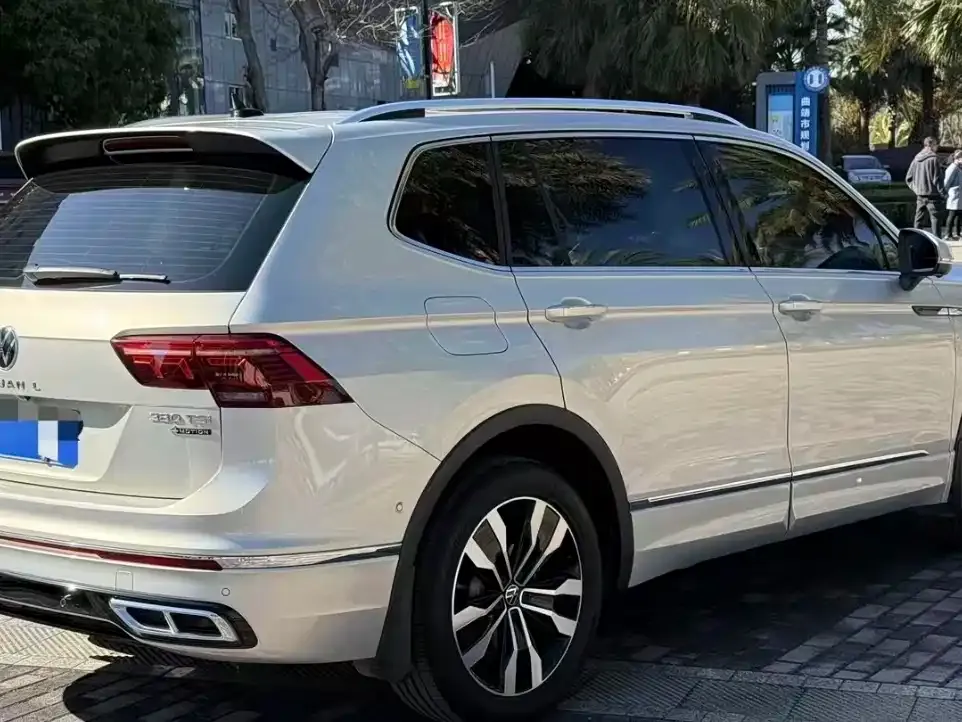 Volkswagen Tiguan L — фото 3