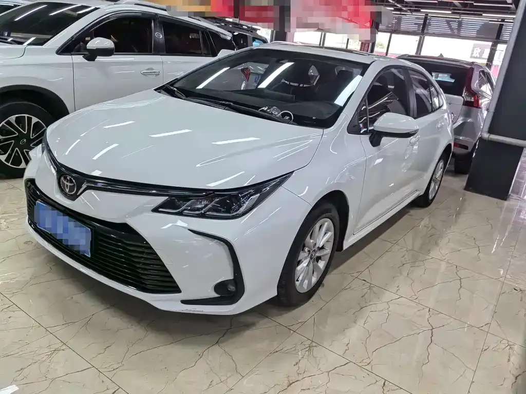 Toyota Corolla — фото 1