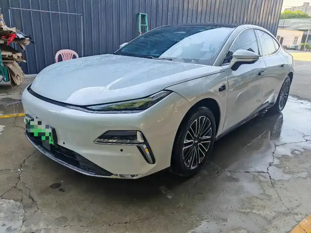 Geely Galaxy Xingyao 8