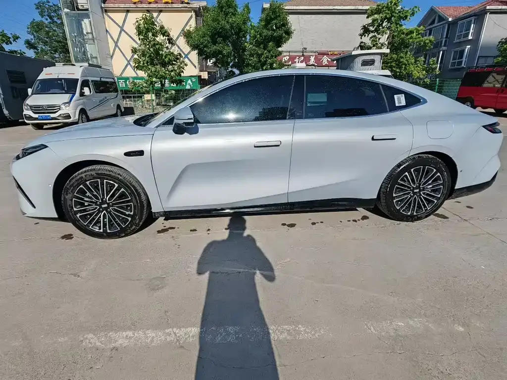 Geely Galaxy Xingyao 8 2025 из CN, фото 2
