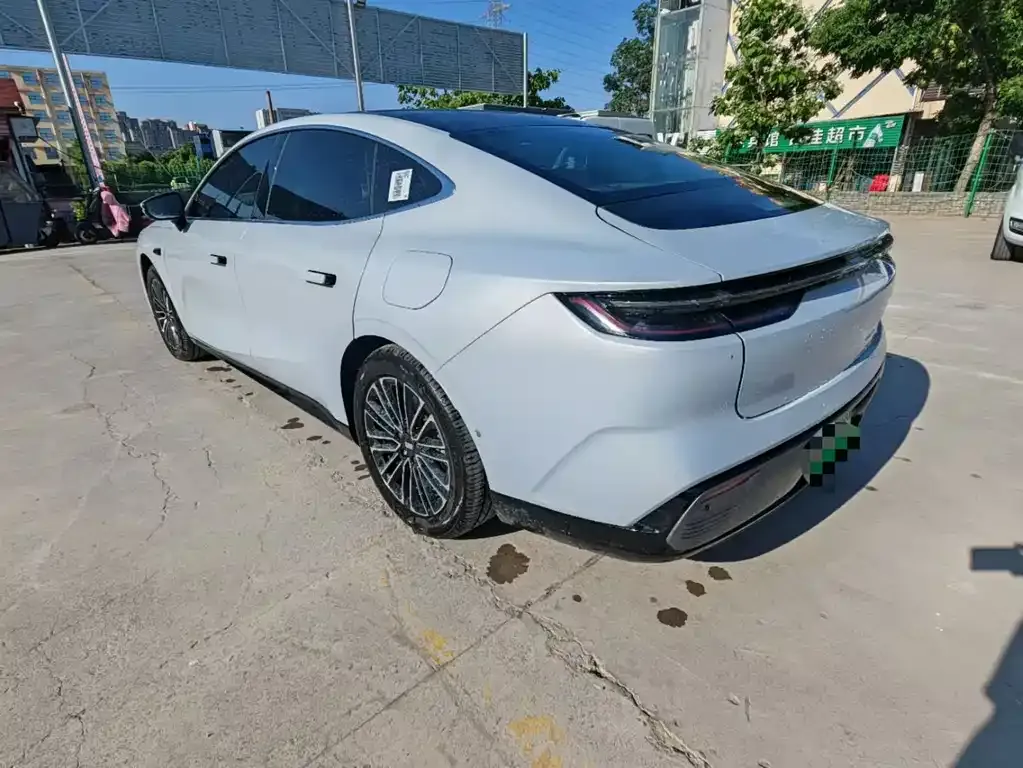 Geely Galaxy Xingyao 8 2025 из CN, фото 6