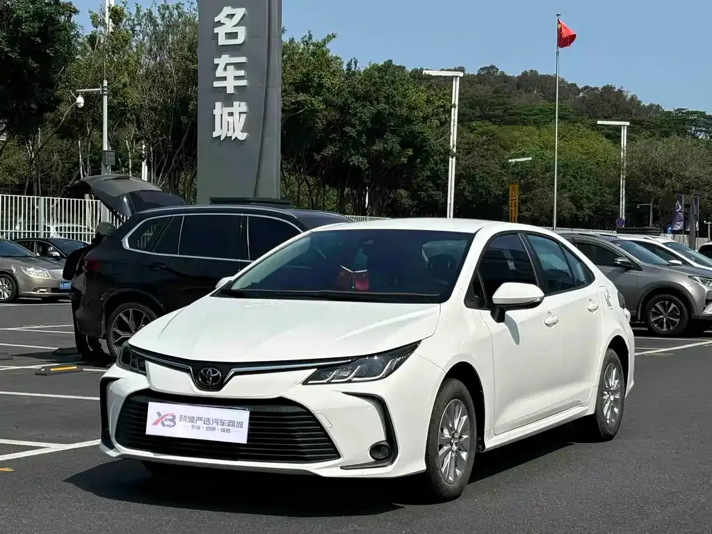 Toyota Corolla — фото 1