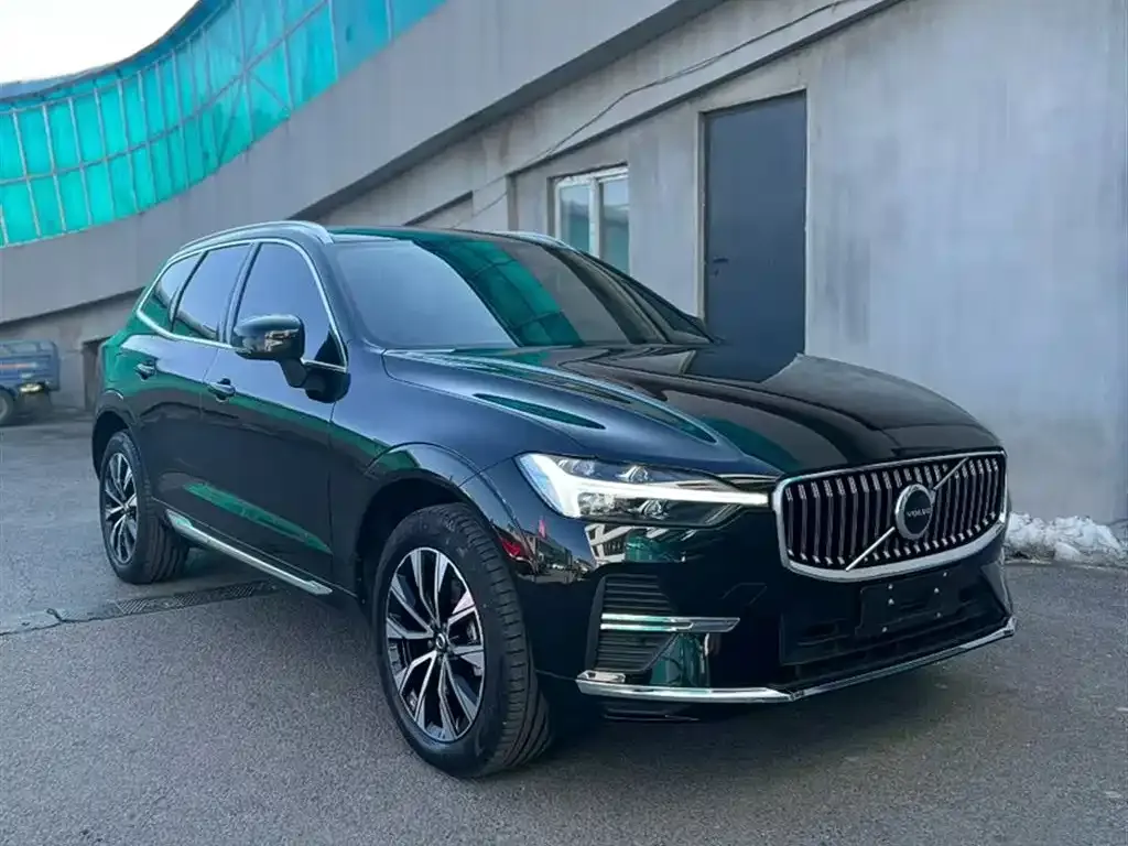 Volvo XC60 — фото 10