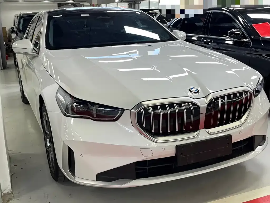 BMW 5 Series — фото 10