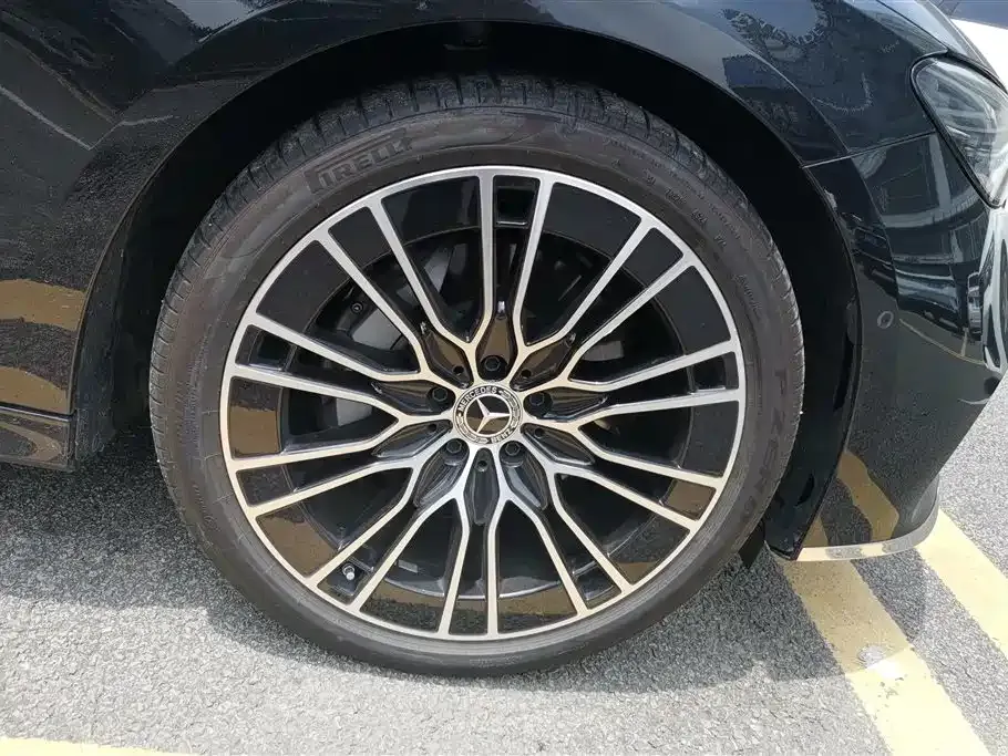 Mercedes-Benz E-Class — фото 7