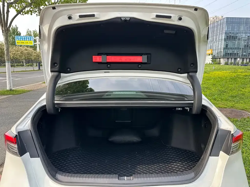Honda Inspire 2023 из CN, фото 2