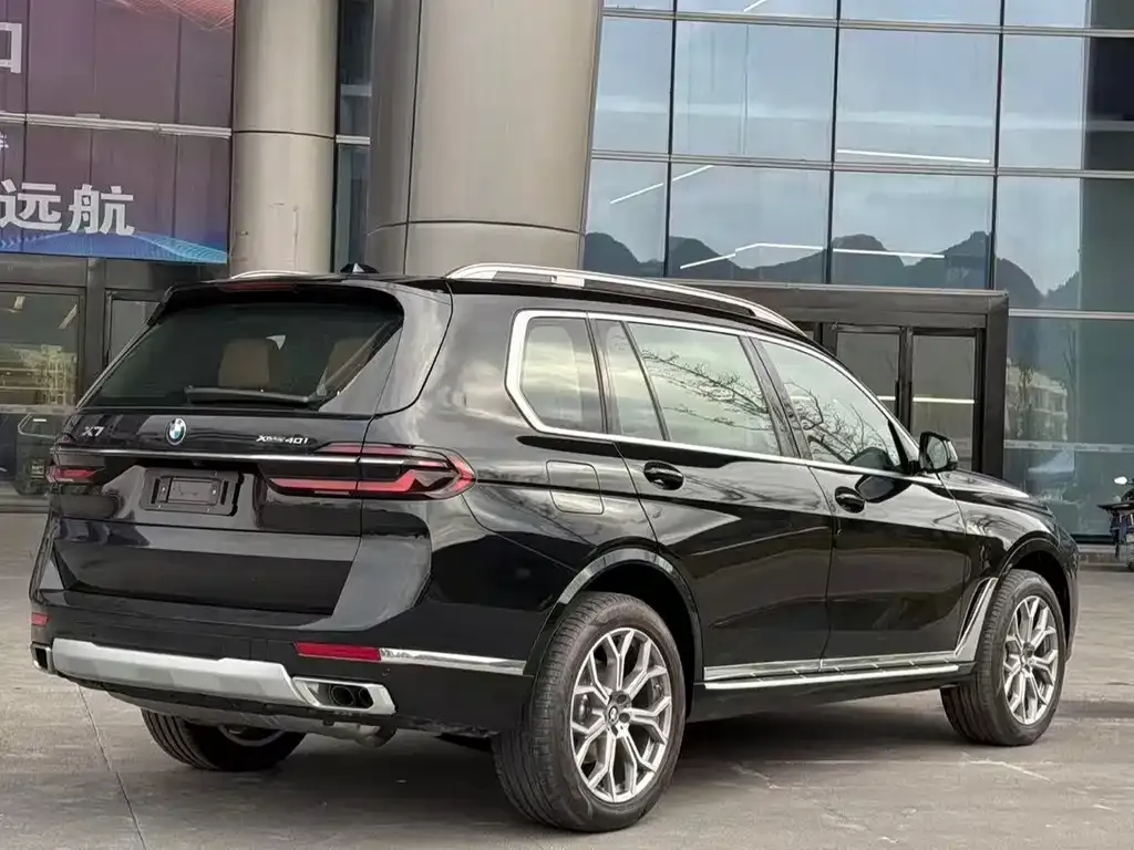 BMW X7 — фото 9