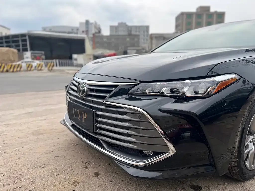 Toyota Avalon — фото 9
