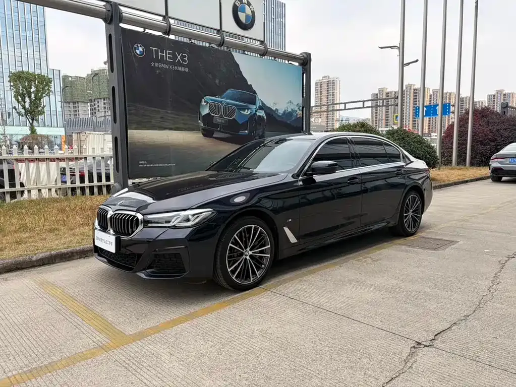 BMW 5 Series — фото 1