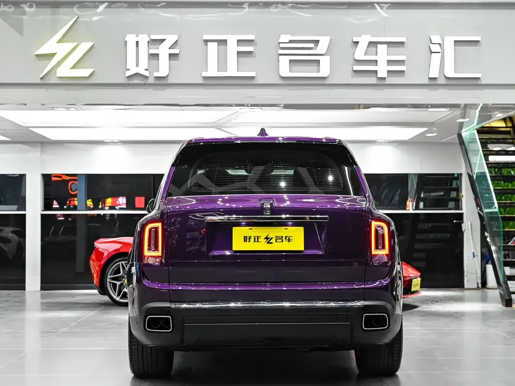 Rolls-Royce Cullinan — фото 10