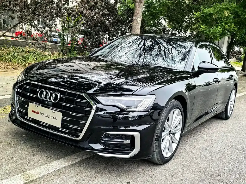 Audi A6L — фото 1