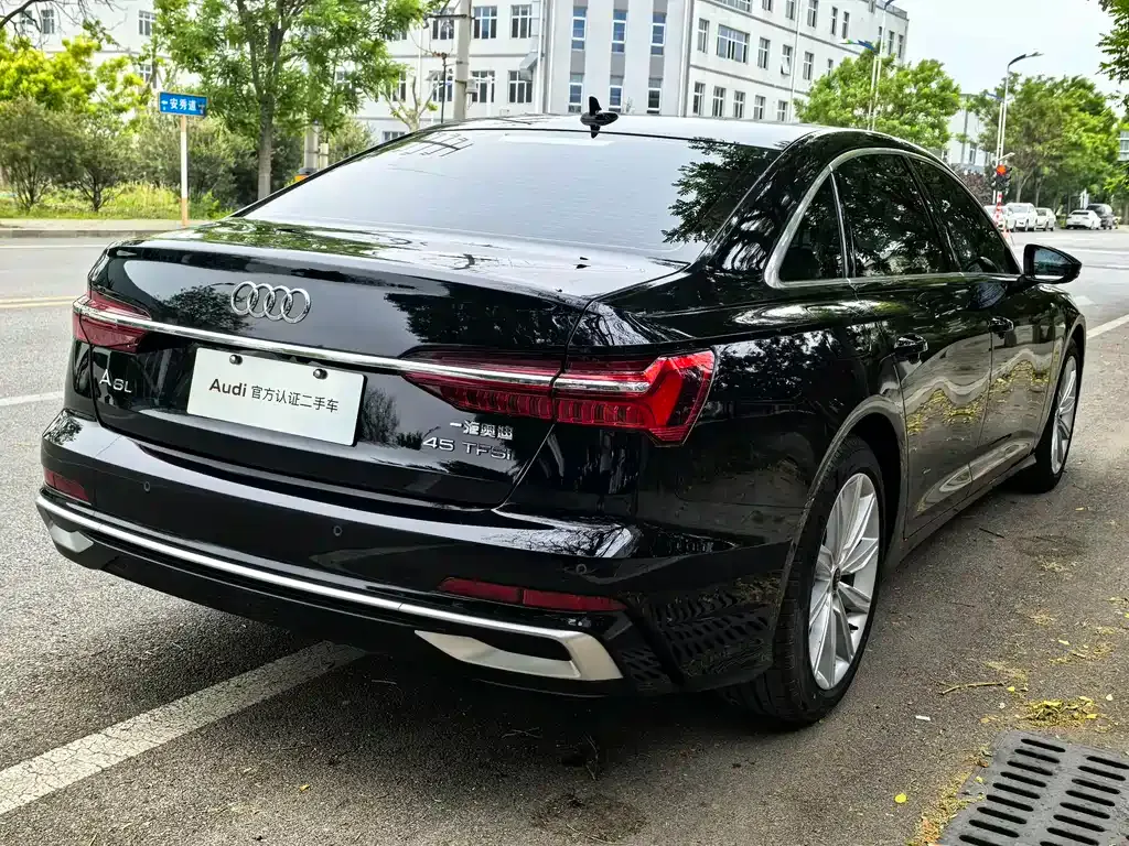 Audi A6L — фото 9