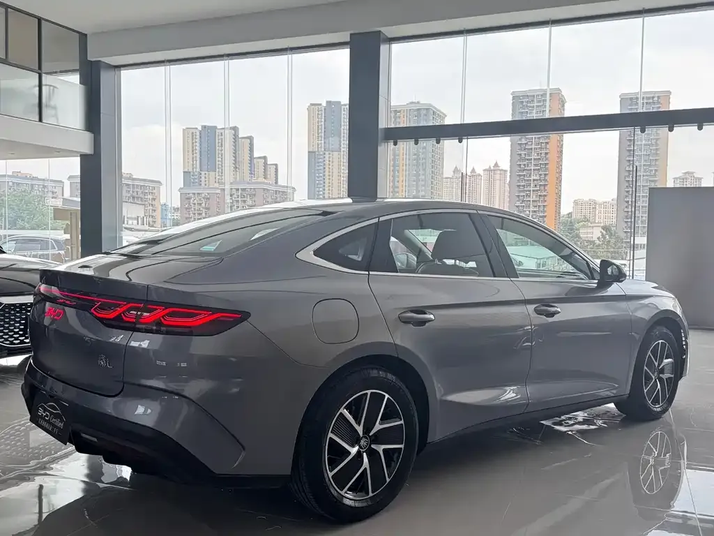 BYD Qin L — фото 8