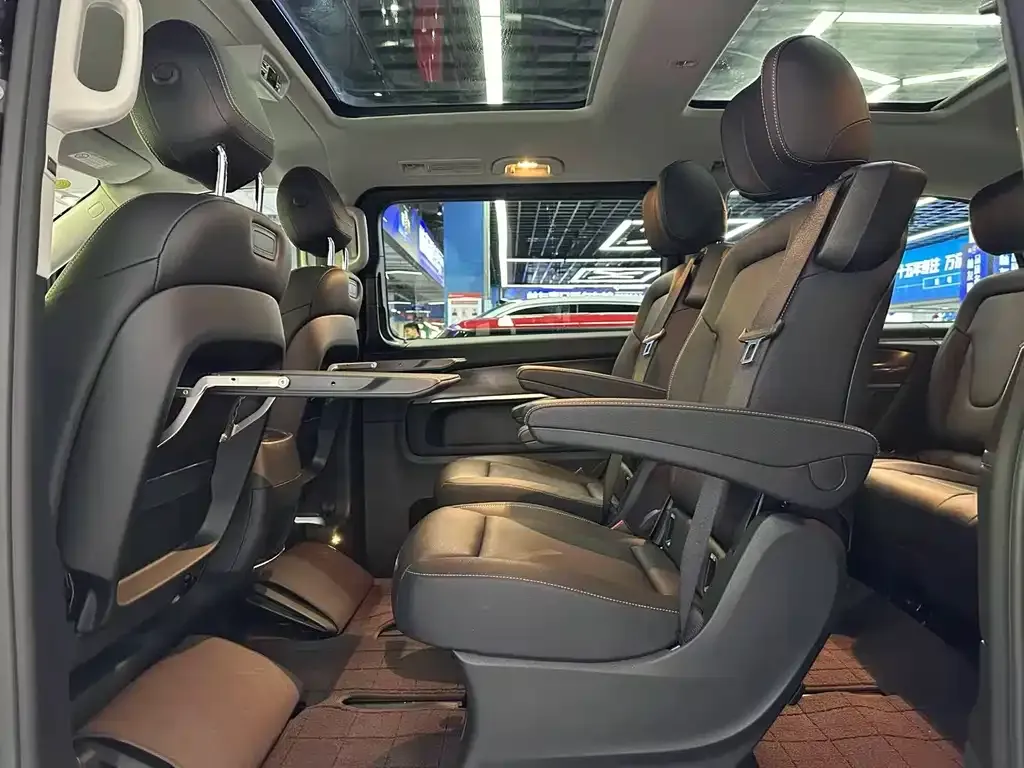 Mercedes-Benz V-Class 2021 из CN, фото 5