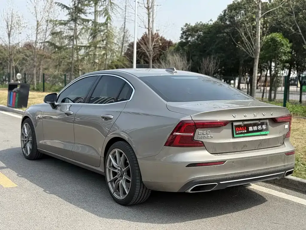 Volvo S60 PHEV 2021 из CN, фото 4