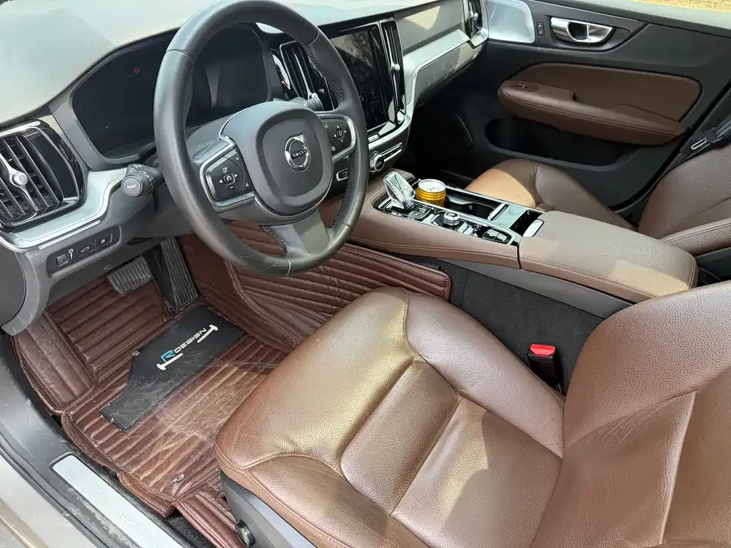 Volvo S60 PHEV 2021 из CN, фото 6