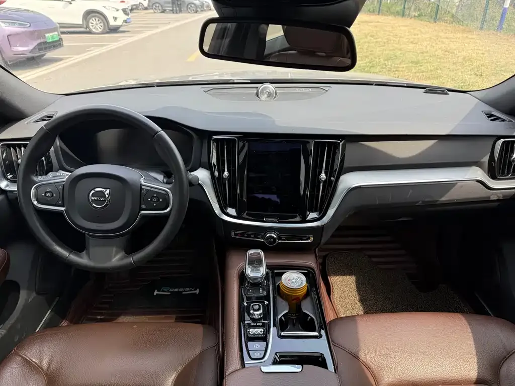 Volvo S60 PHEV 2021 из CN, фото 7