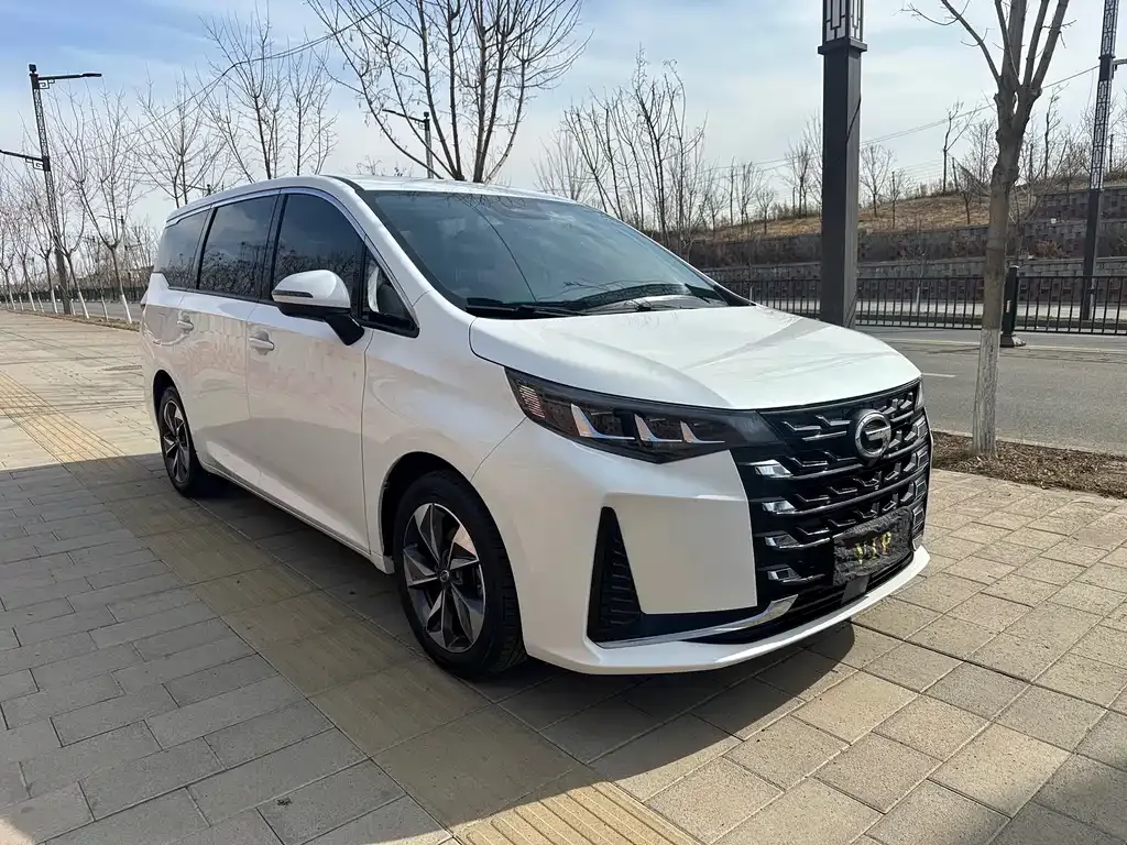 GAC Motor Trumpchi M6 — фото 9