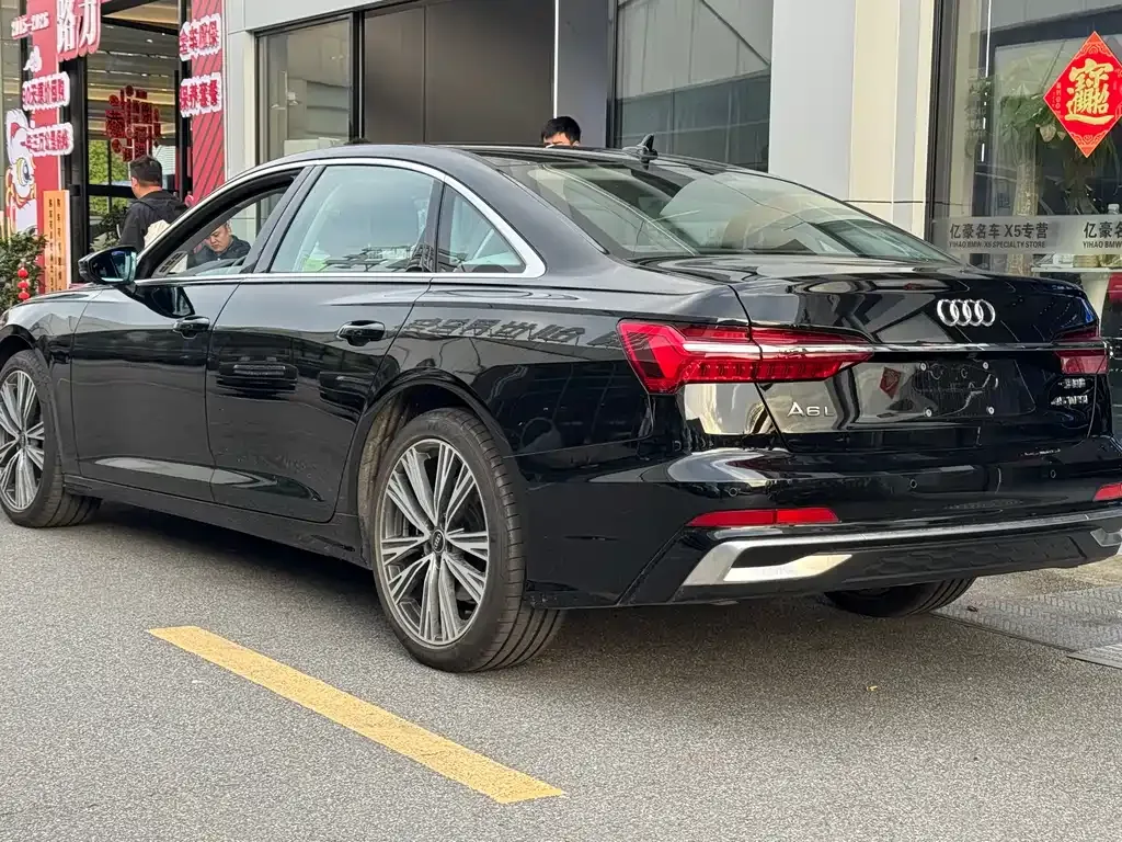 Audi A7L — фото 10