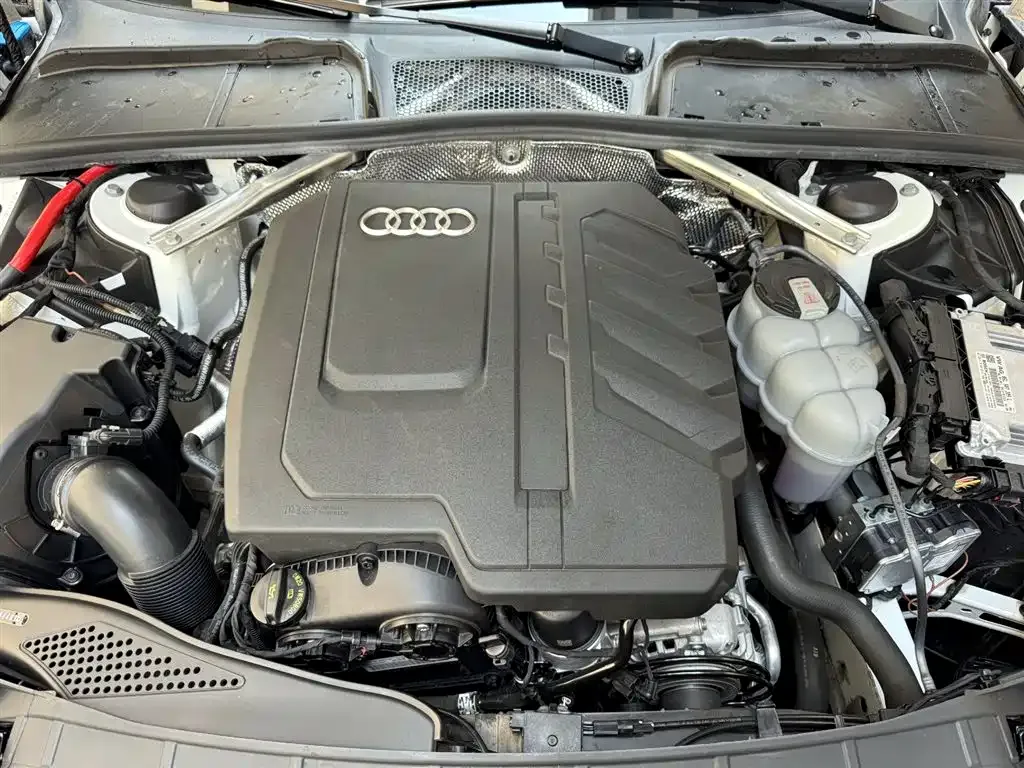 Audi A4L — фото 10