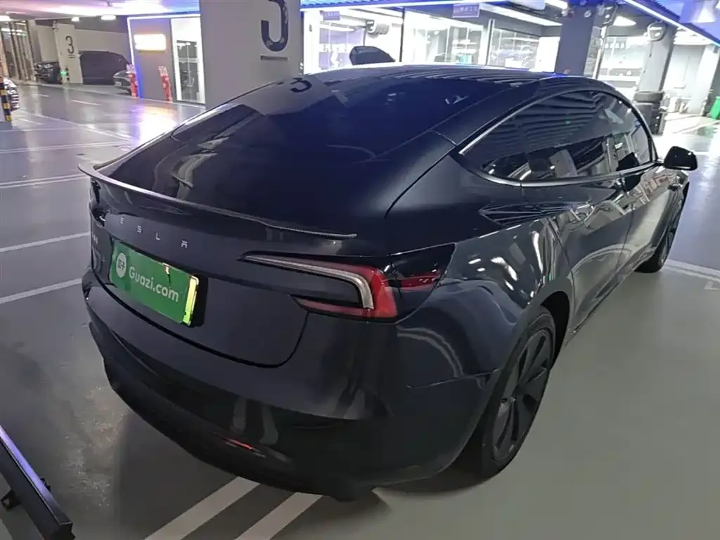 Tesla Model 3 — фото 8