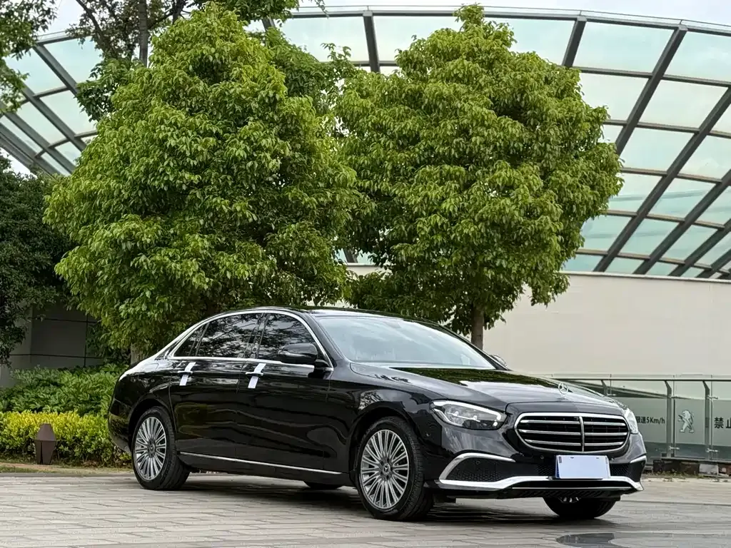 Mercedes-Benz E-Class — фото 9