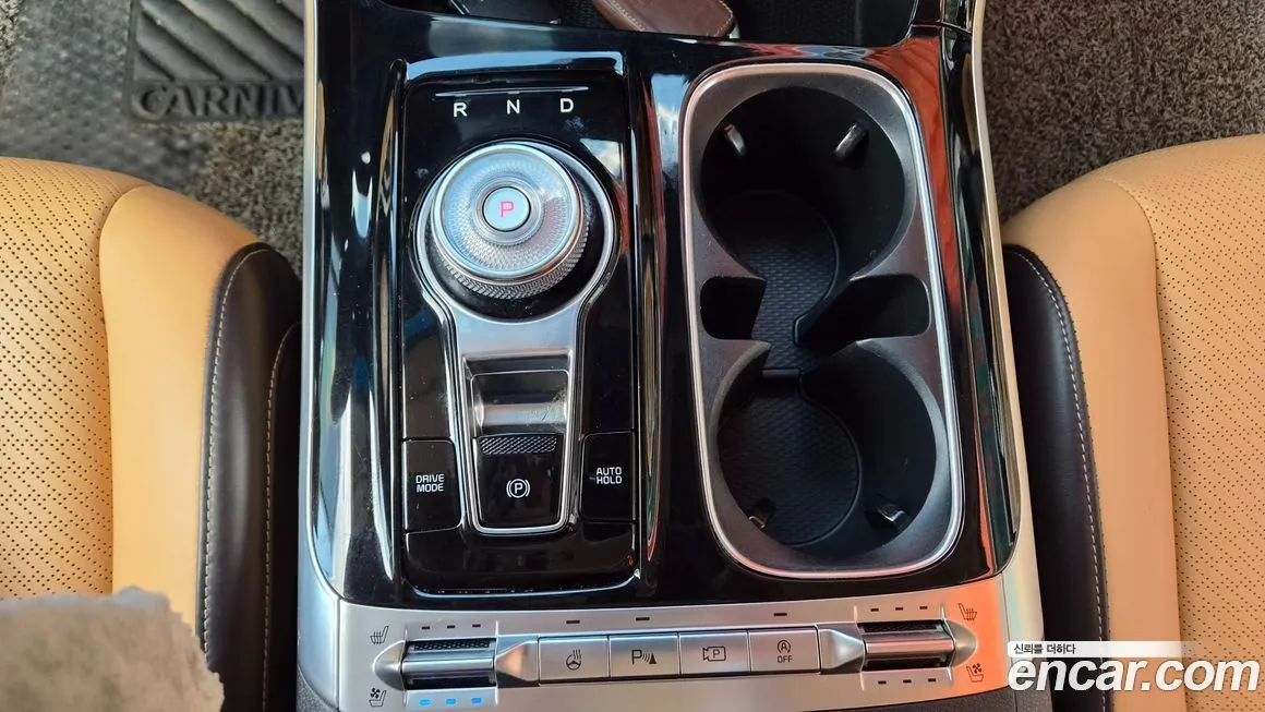 Kia Carnival — фото 10