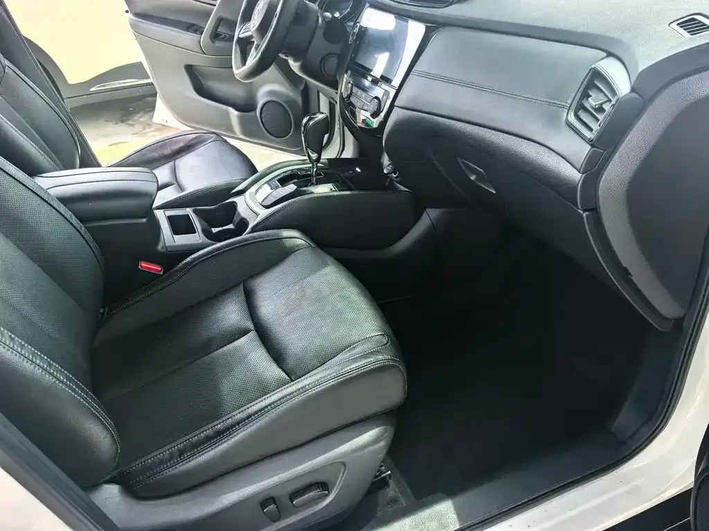 Nissan X-Trail 2021 из CN, фото 3
