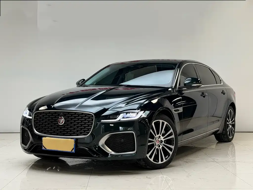 Jaguar XFL — фото 1