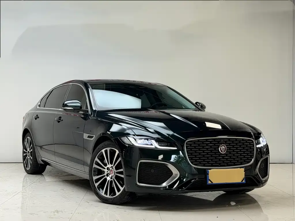 Jaguar XFL — фото 10