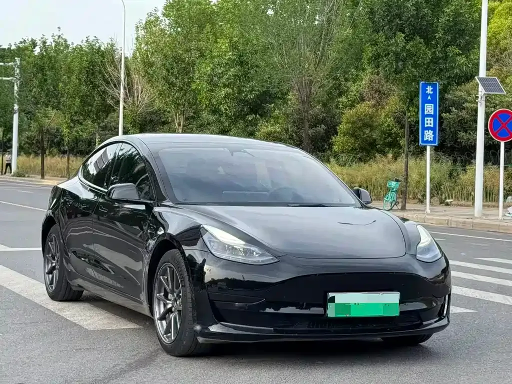 Tesla Model 3 — фото 5