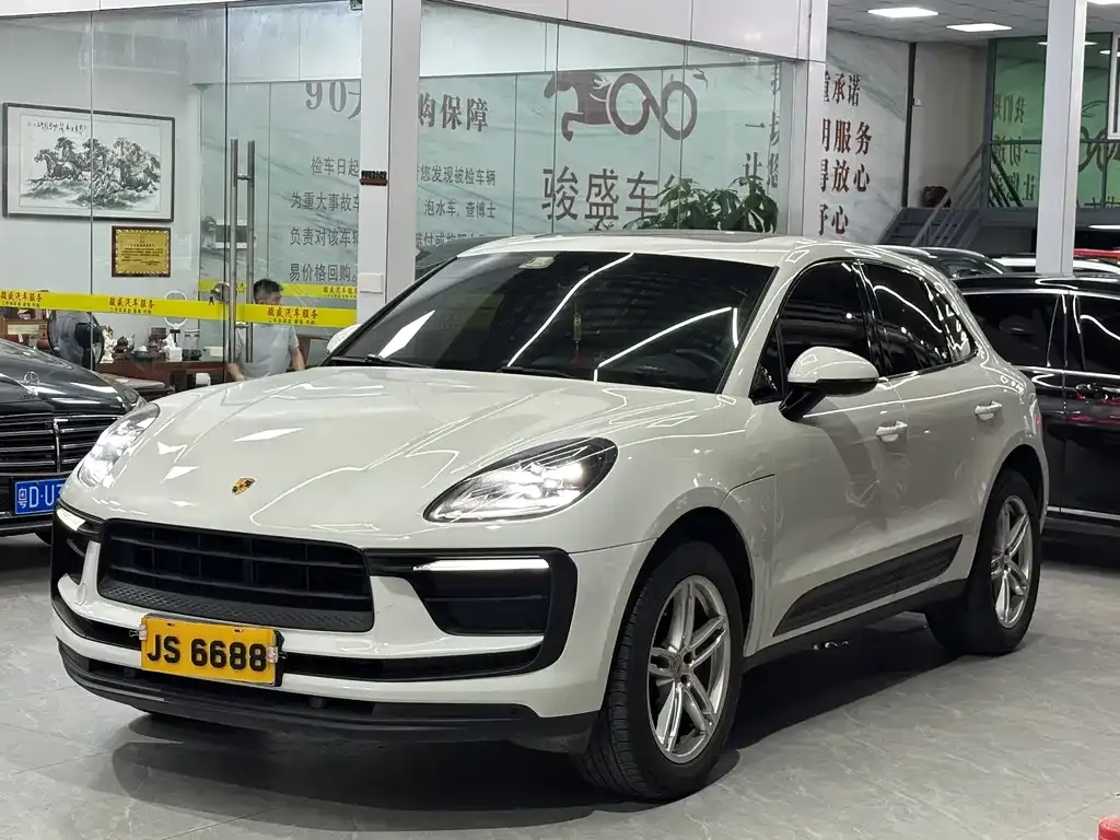 Porsche Macan — фото 1