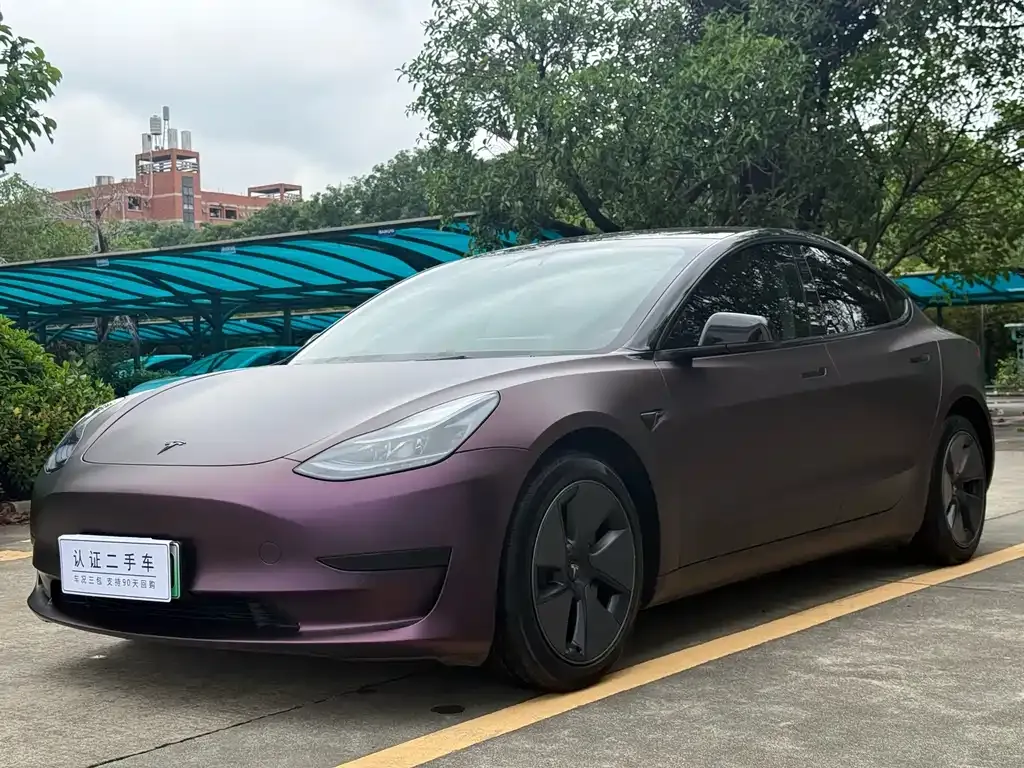 Tesla Model 3 — фото 1