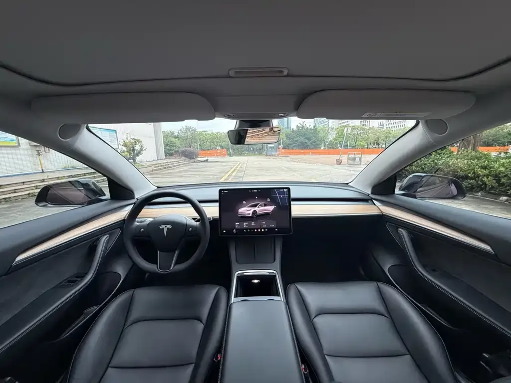 Tesla Model 3 — фото 6