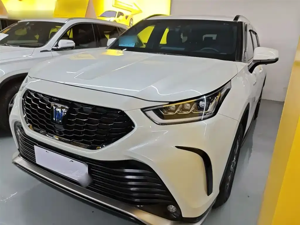 Toyota Crown Kluger 2024 из CN, фото 4