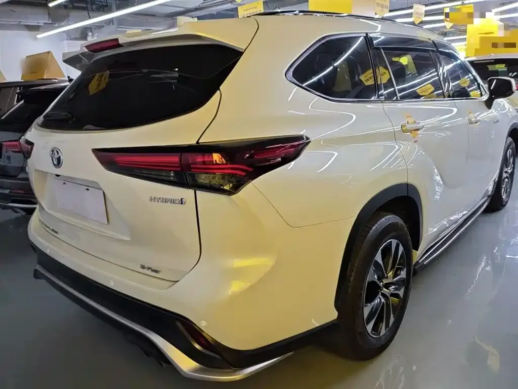 Toyota Crown Kluger 2024 из CN, фото 3
