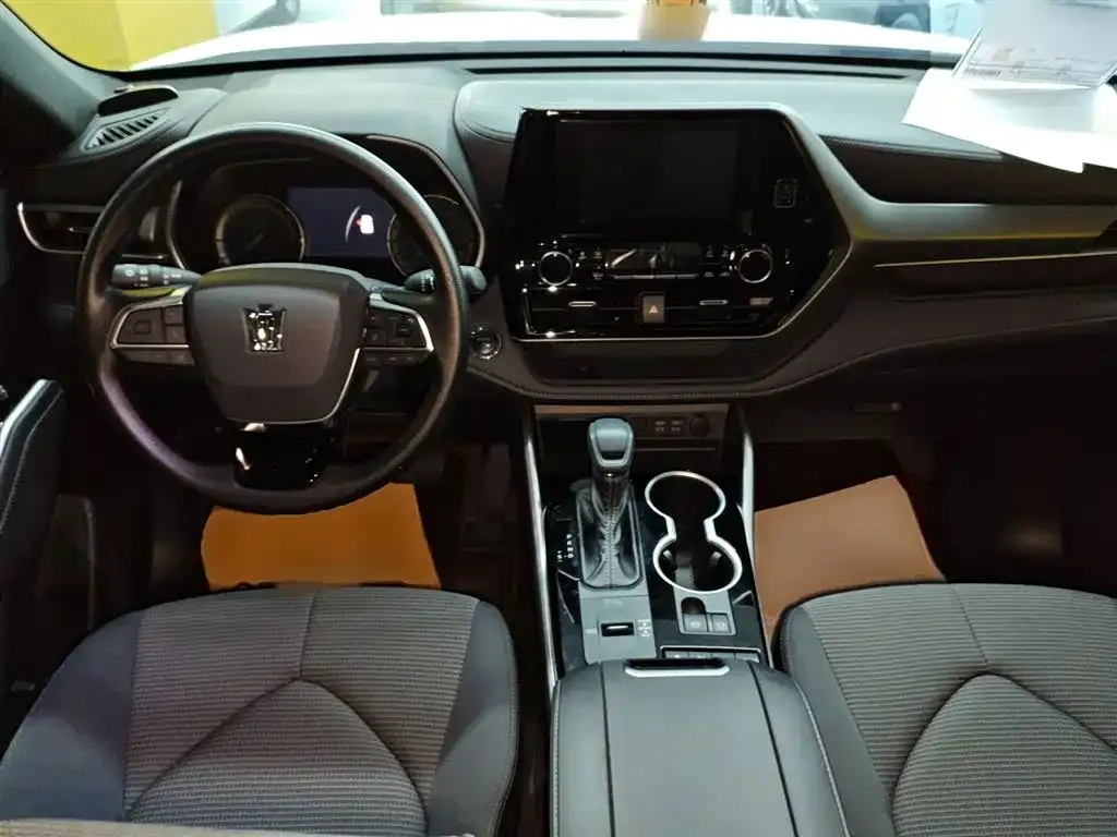 Toyota Crown Kluger 2024 из CN, фото 9