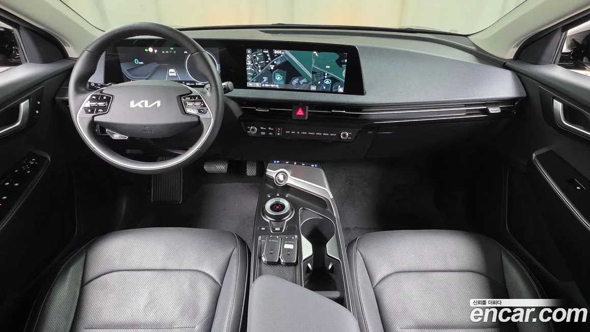 Kia EV6 — фото 8
