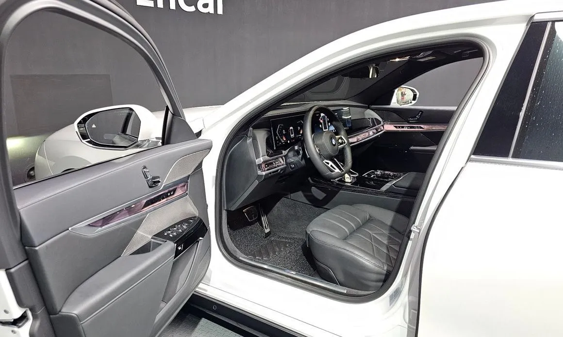 BMW 7-Series 2025 из KR, фото 7